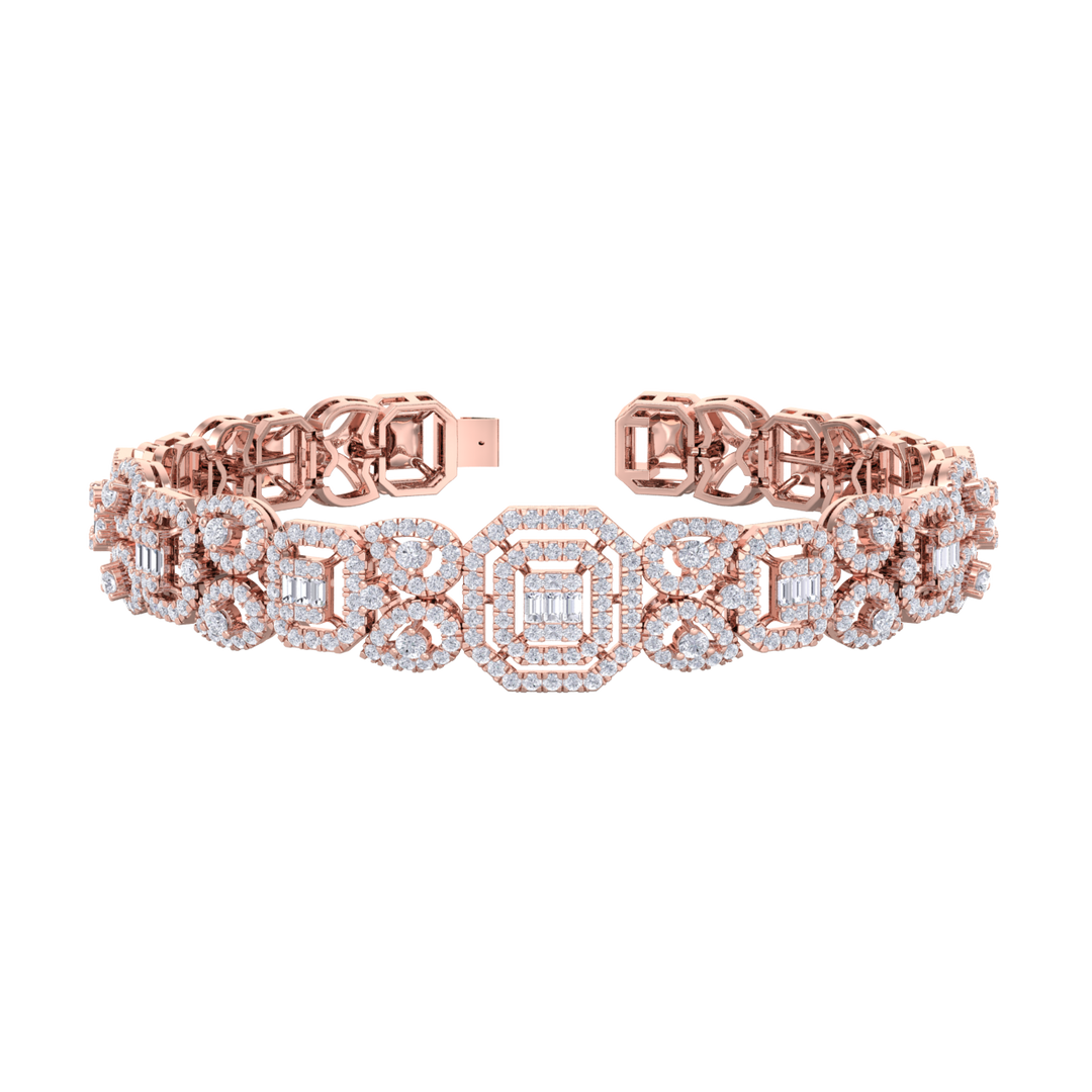 Statement bracelet in yellow gold with white diamonds of 3.09 ct in weight