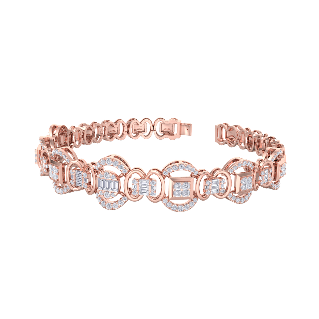 Statement bracelet in rose gold with white diamonds of 1.77 ct in weight