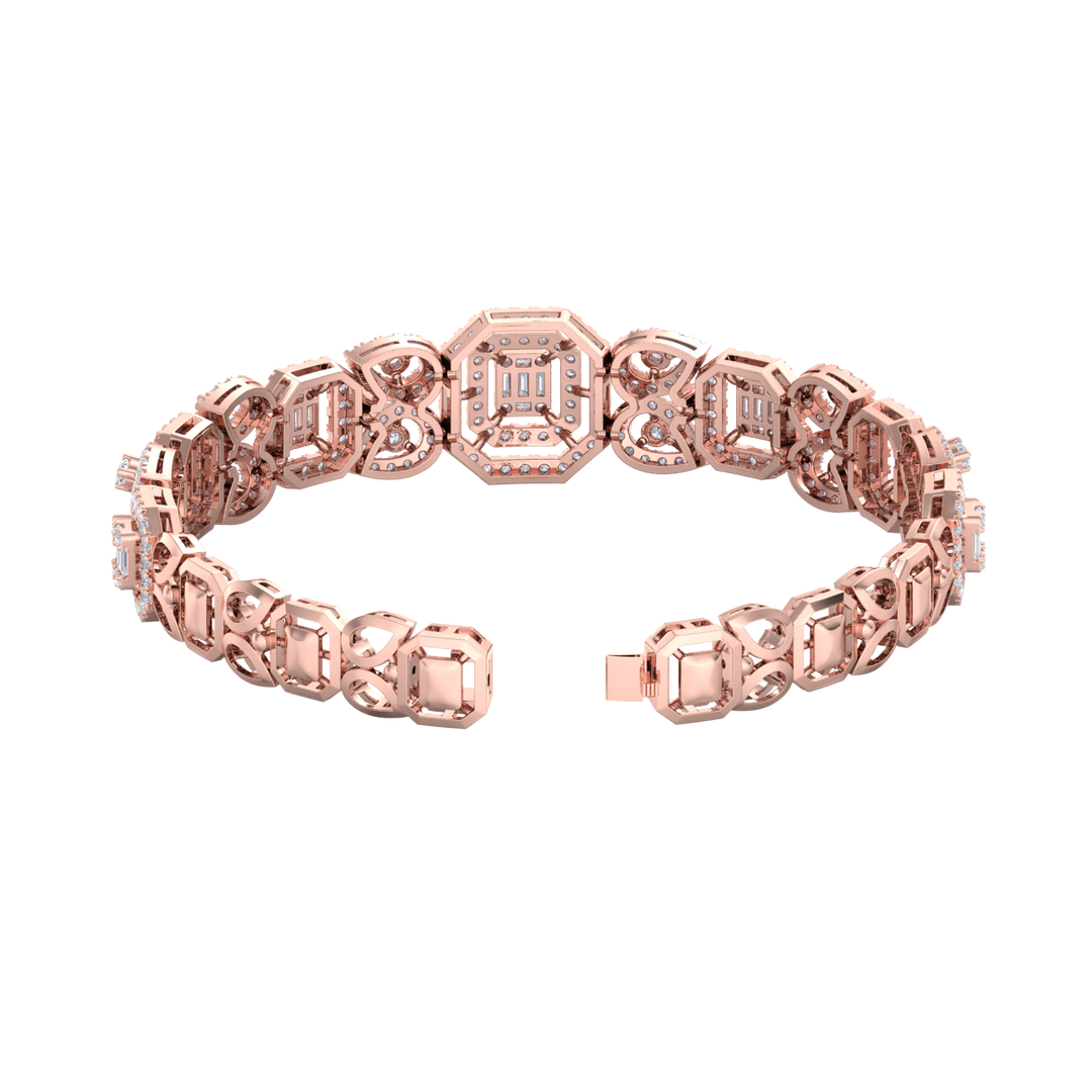 Statement bracelet in white gold with white diamonds of 3.09 ct in weight