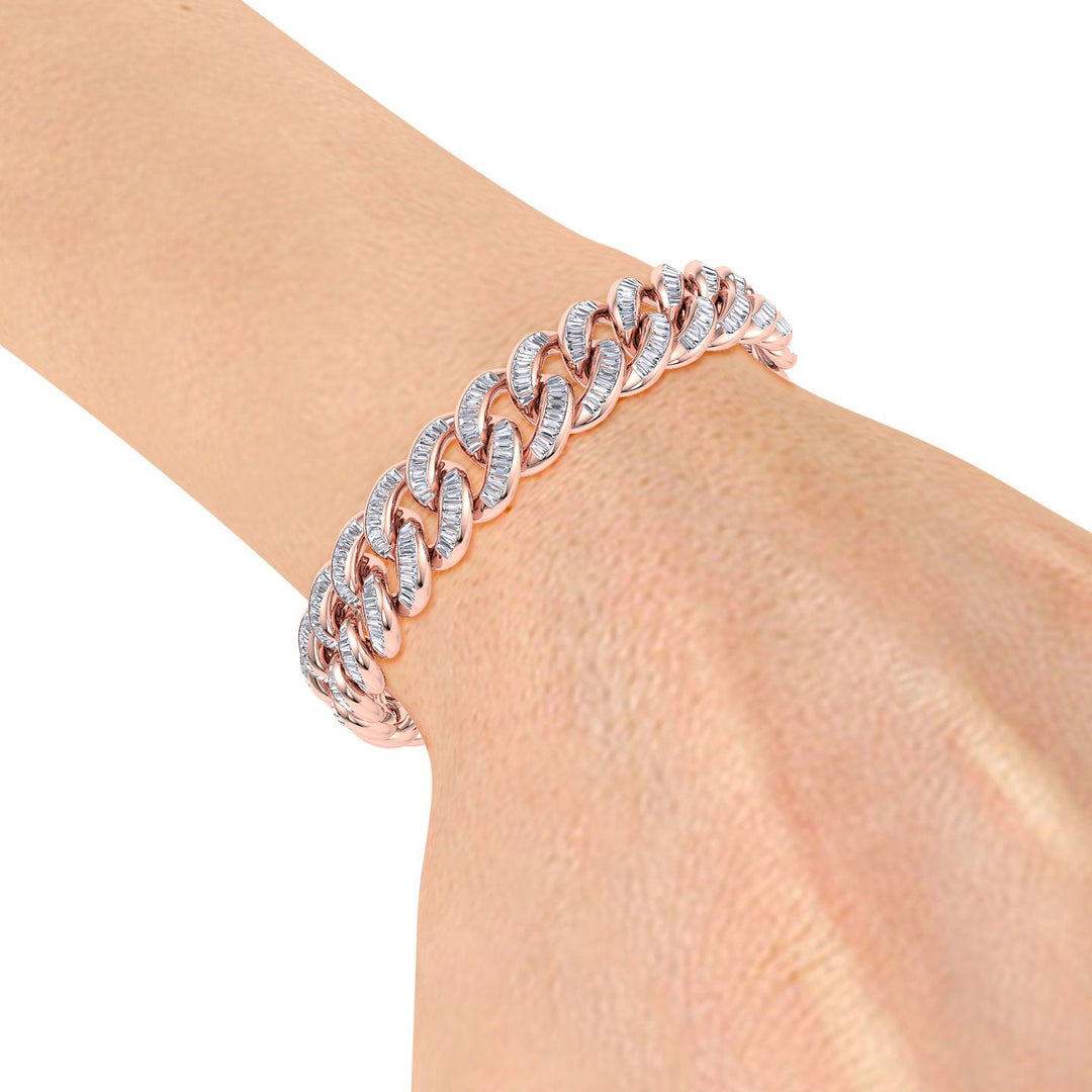 Baguette diamond curb chain in rose gold with white diamonds of 5.26 ct