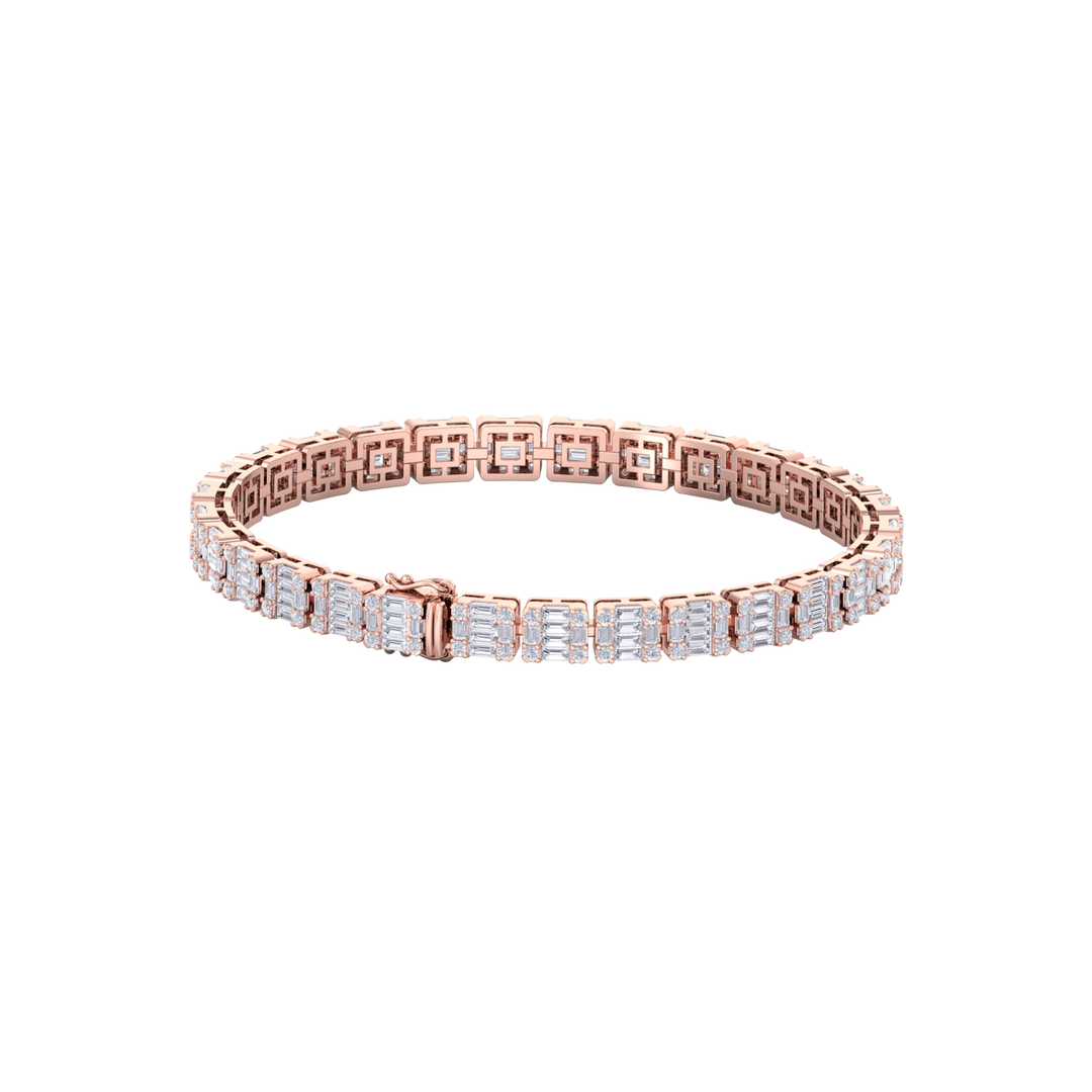 Baguette tennis bracelet in white gold with white diamonds of 4.18 ct in weight