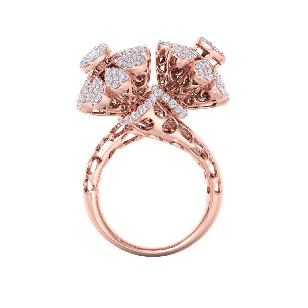 flower ring in yellow gold with white diamonds of 1.62 ct in weight