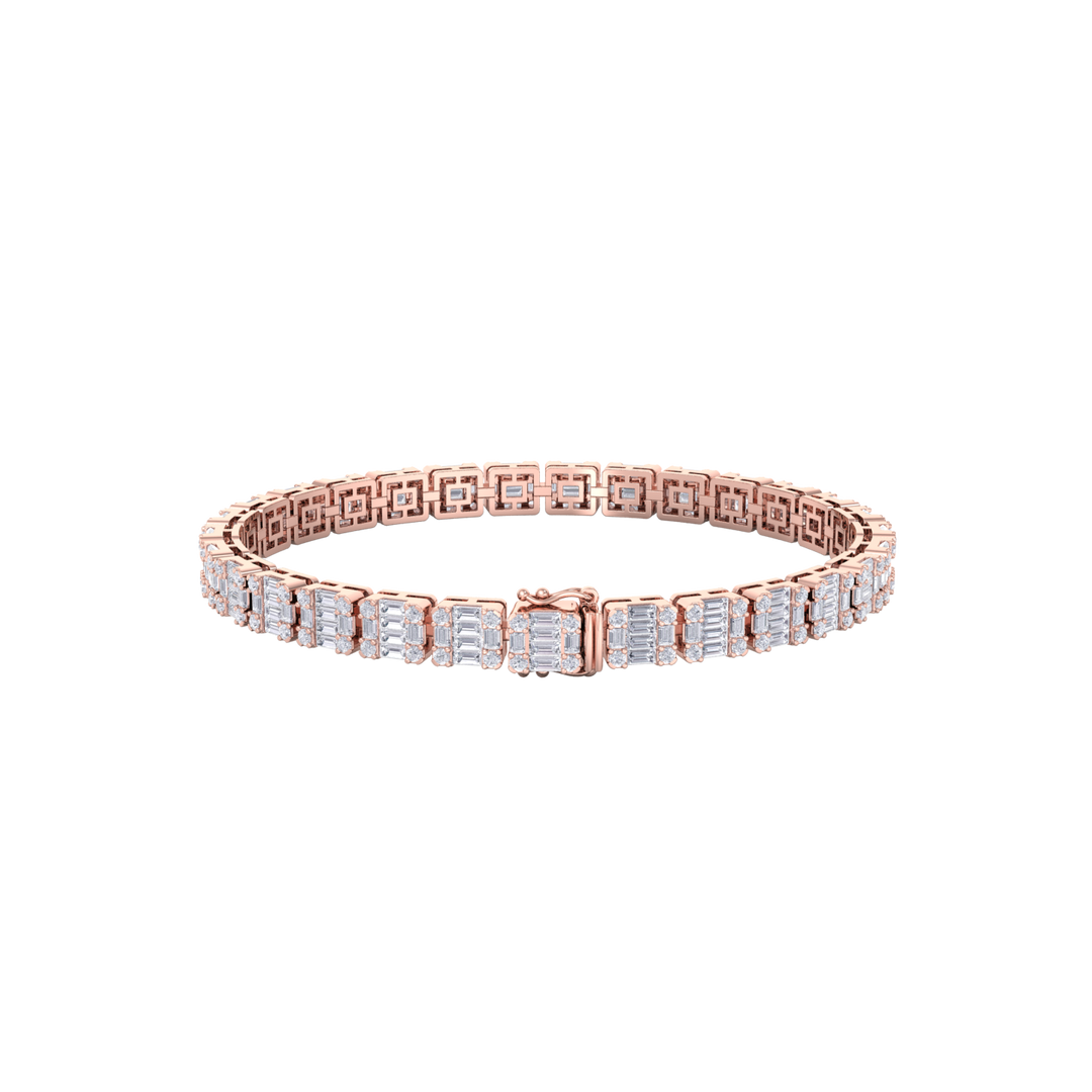 Baguette tennis bracelet in yellow gold with white diamonds of 4.18 ct in weight