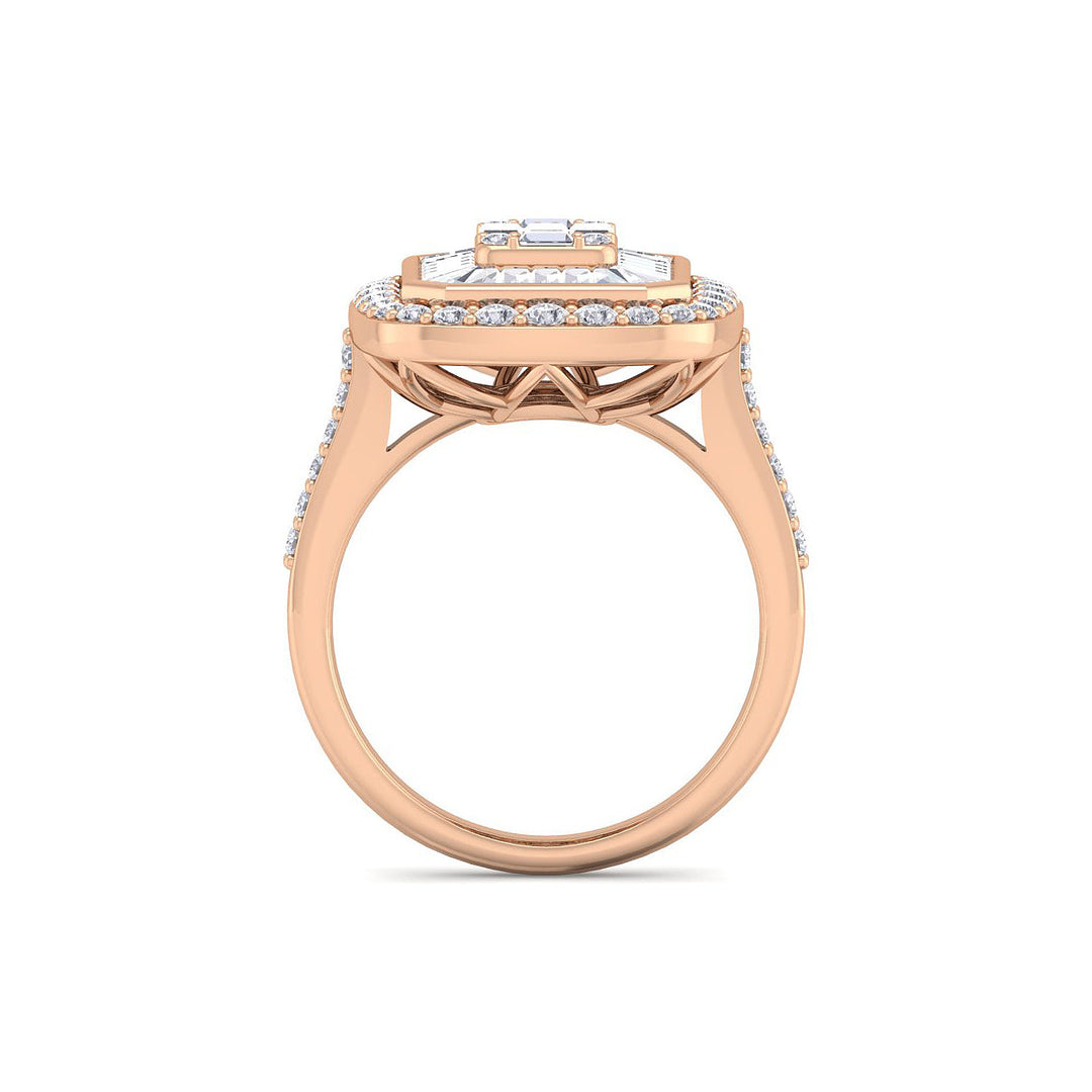 Beautiful Ring in yellow gold with white diamonds of 3.07 ct in weight