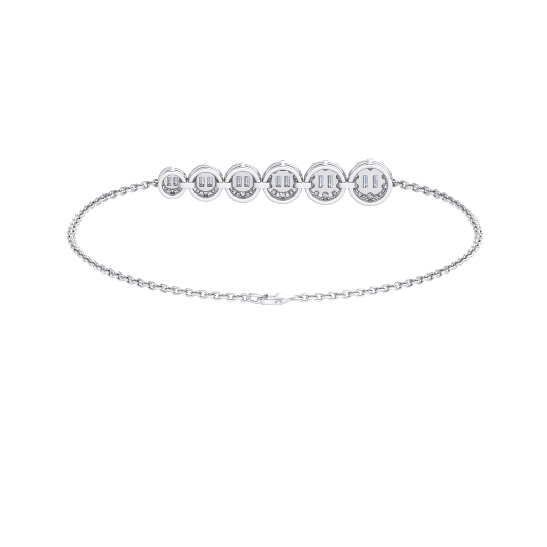 Stylish bracelet in white gold with white diamonds of 0.72 ct in weight