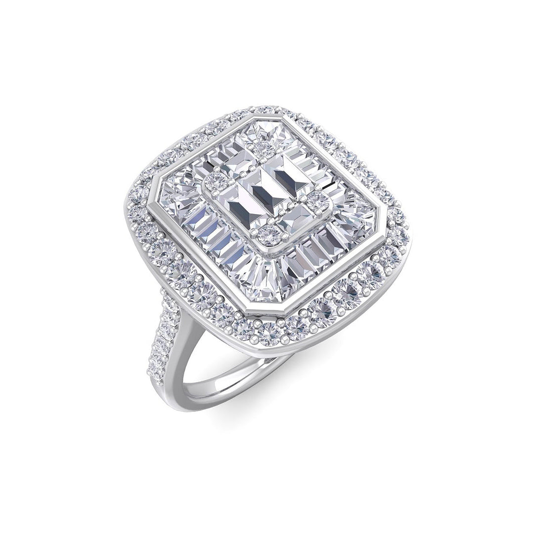 Beautiful Ring in white gold with white diamonds of 3.07 ct in weight