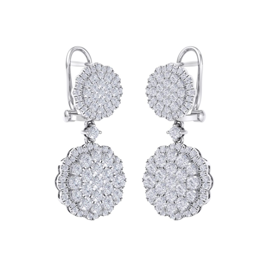 Drop earrings in white gold with white diamonds of 2.52 ct in weight