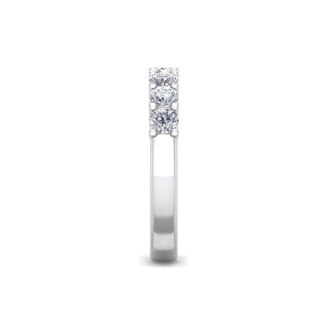 Pavé diamond ring in white gold with white diamonds of 1.10 ct in weight