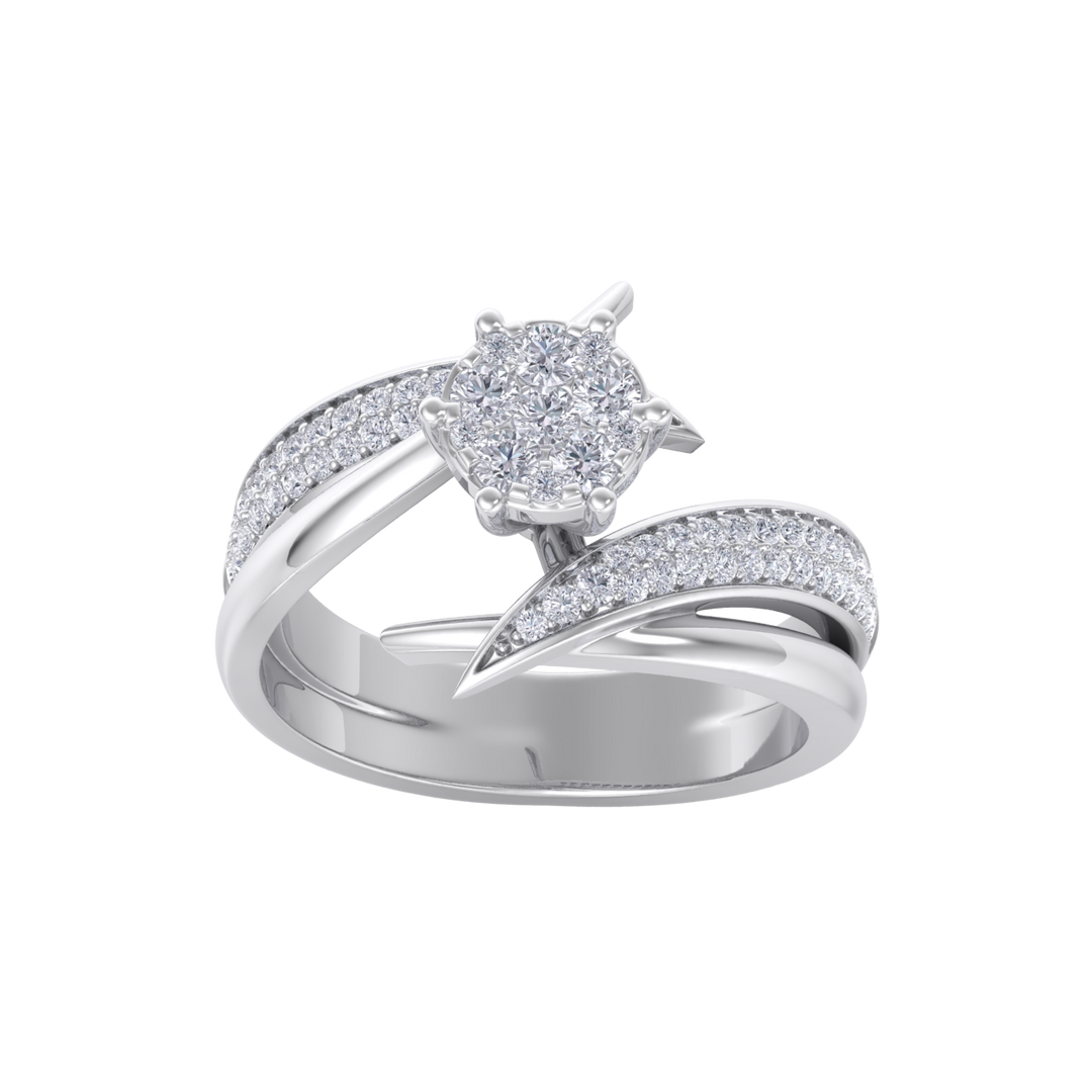 Cluster solitaire ring in white gold with white diamonds of 0.57 ct in weight