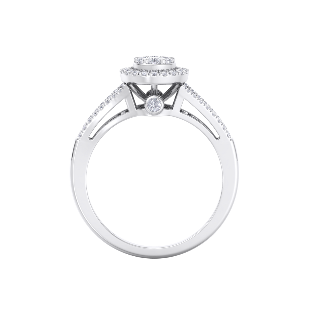 Cluster engagement ring in white gold with white diamonds of 0.44 ct in weight