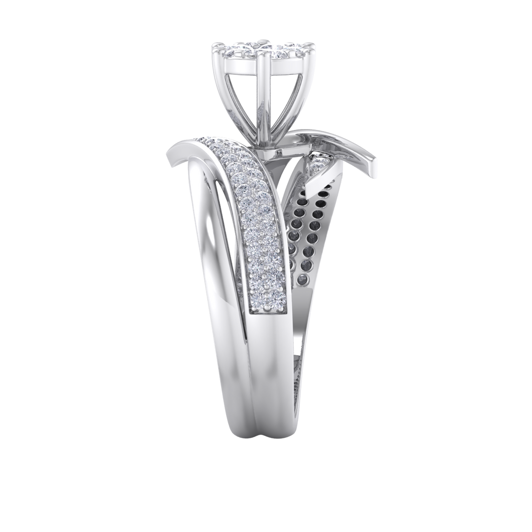 Cluster solitaire ring in white gold with white diamonds of 0.57 ct in weight