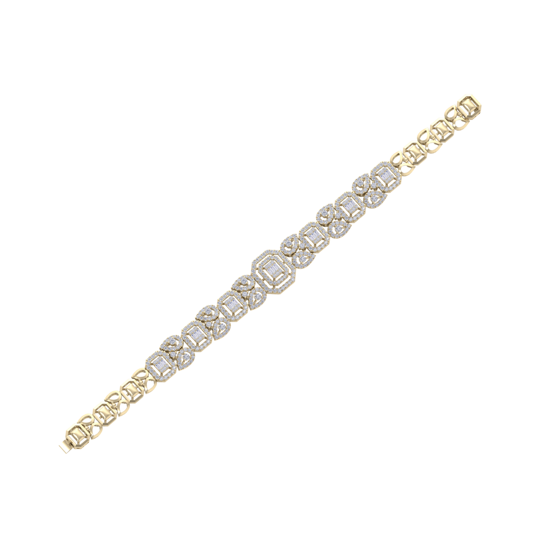 Statement bracelet in yellow gold with white diamonds of 3.09 ct in weight