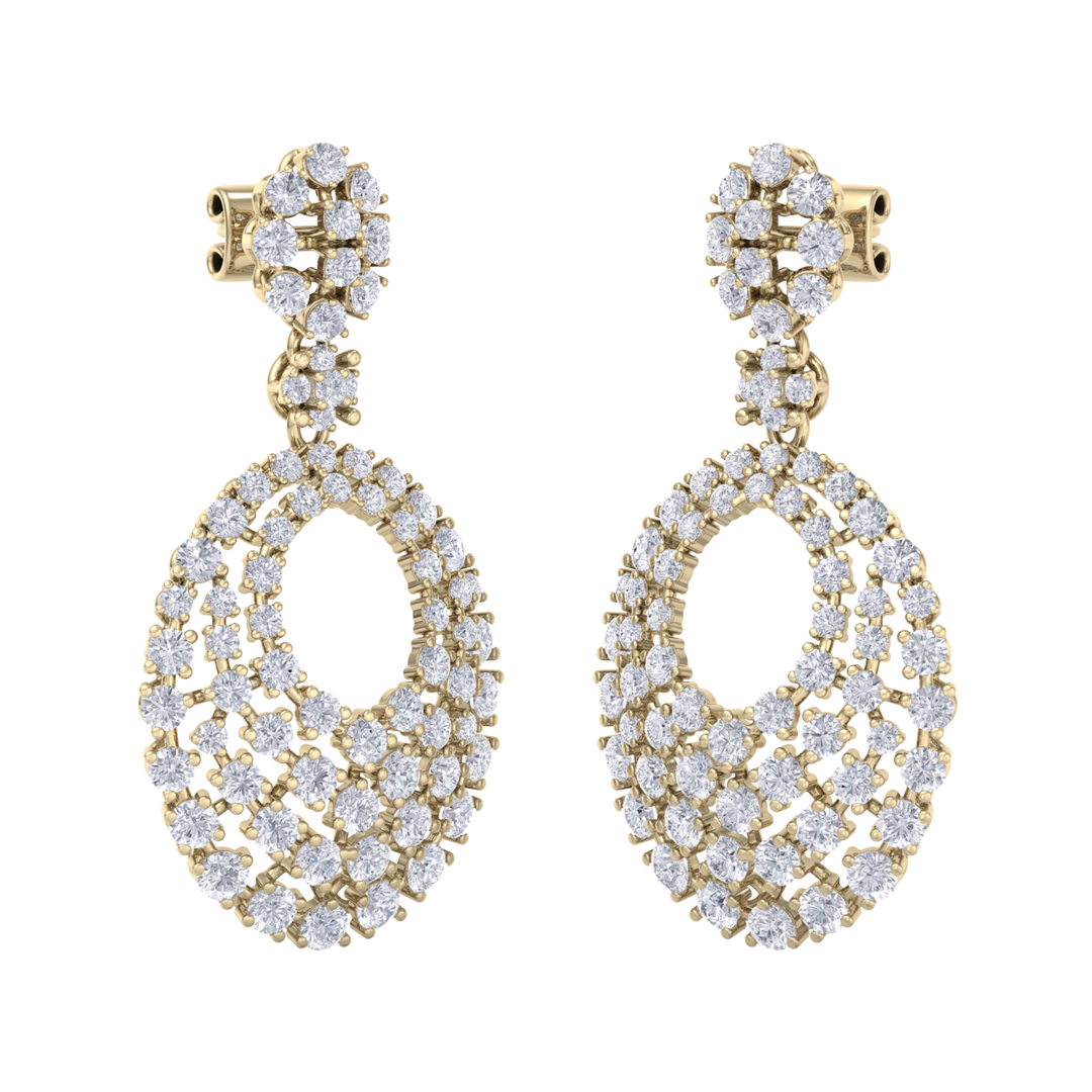 Classic earrings in yellow gold with white diamonds of 5.40 ct in weight