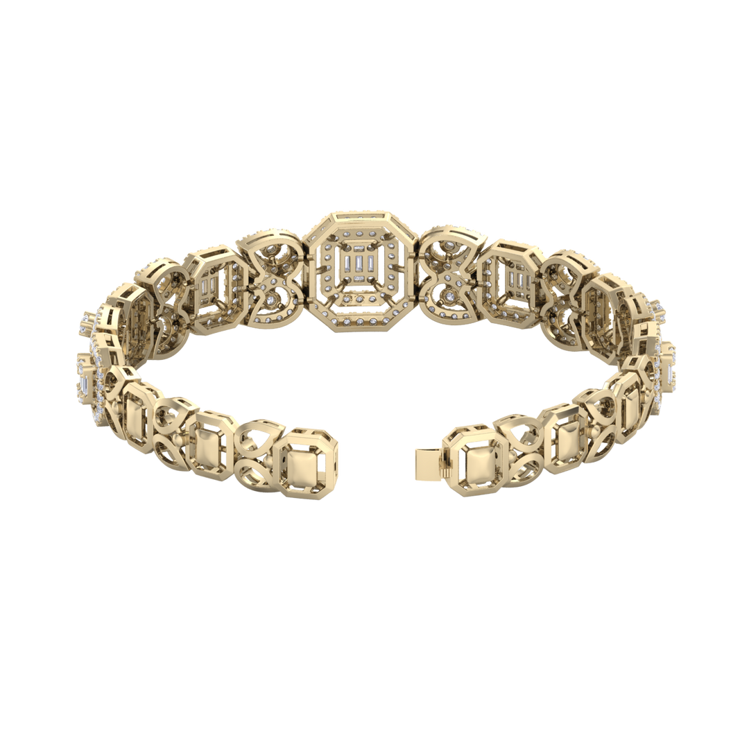 Statement bracelet in rose gold with white diamonds of 3.09 ct in weight