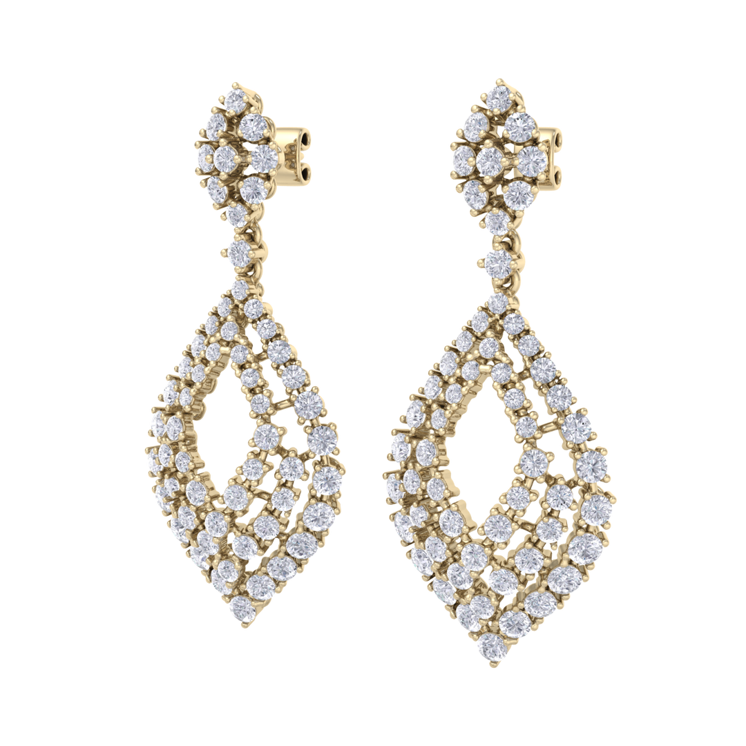 Drop earrings in yellow gold with white diamonds of 4.05 ct in weight