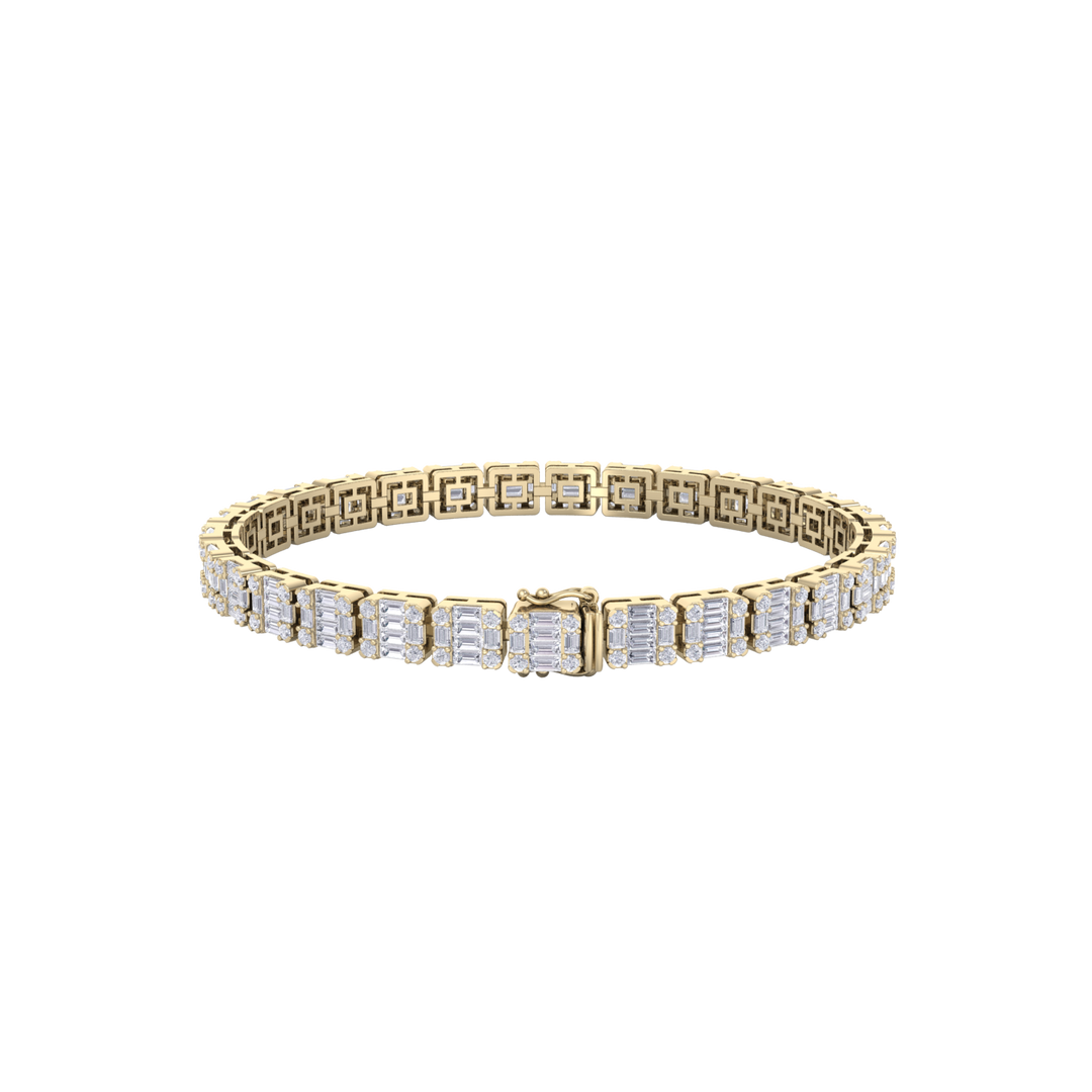 Baguette tennis bracelet in white gold with white diamonds of 4.18 ct in weight