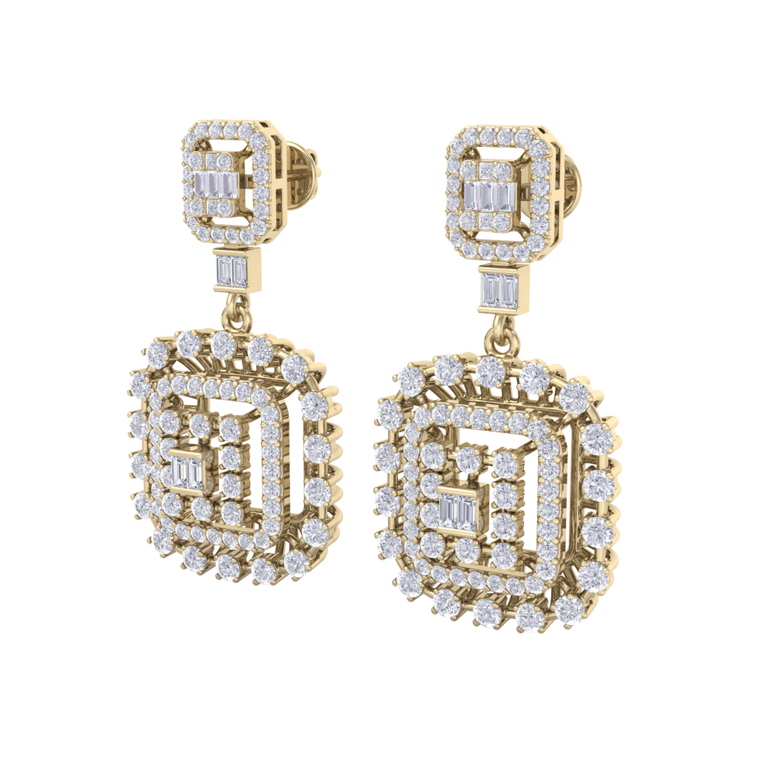 Drop earrings in yellow gold with white diamonds of 3.00 ct in weight