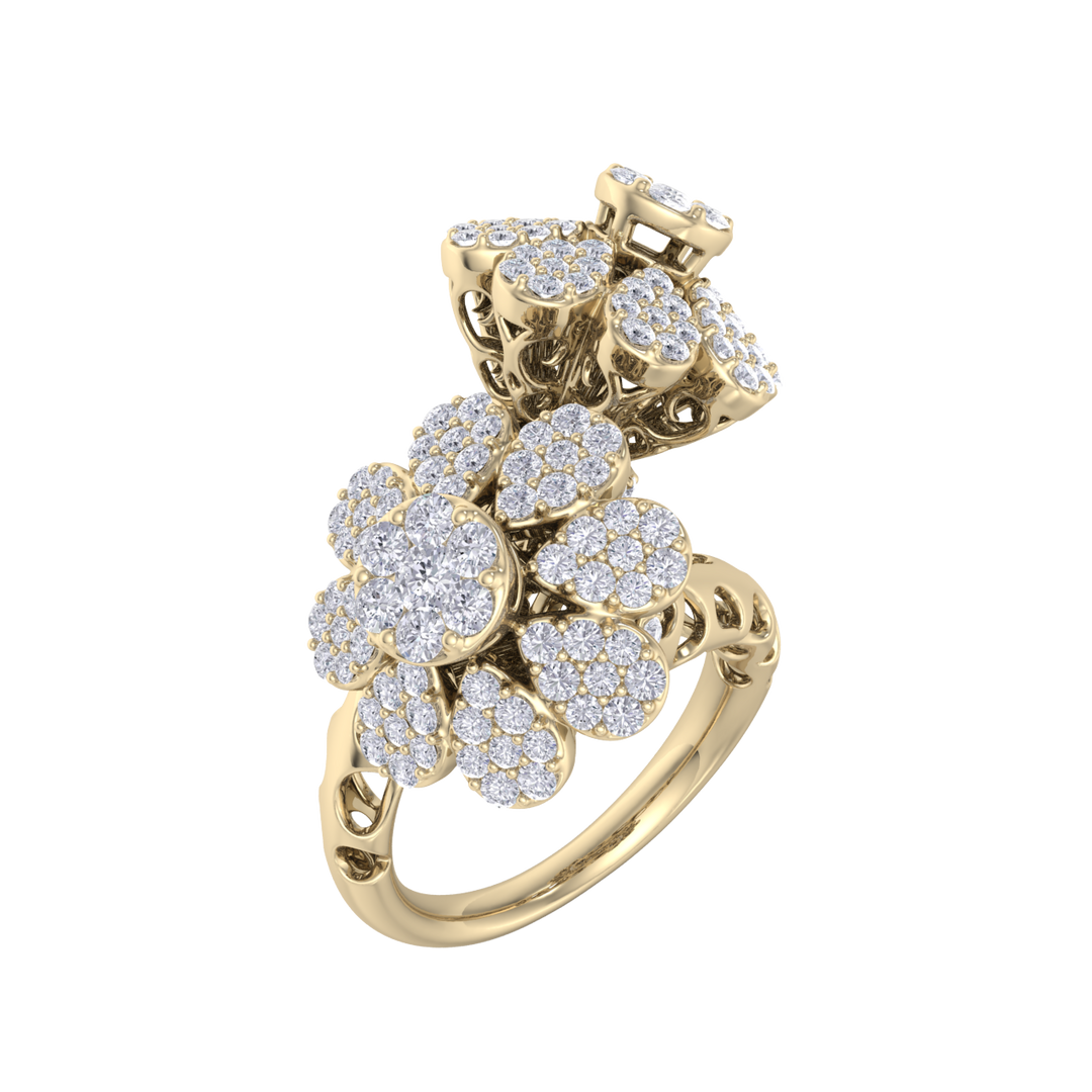 flower ring in white gold with white diamonds of 1.62 ct in weight