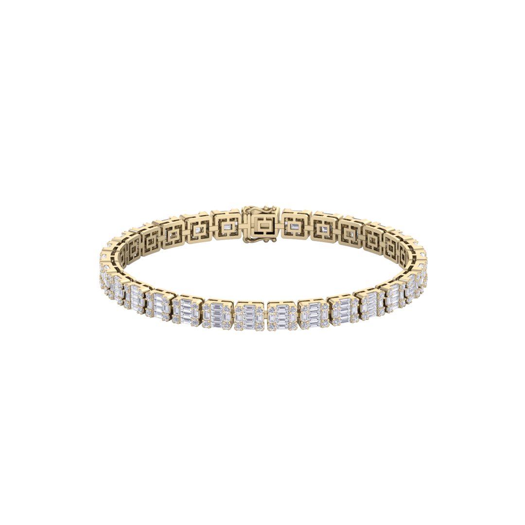 Baguette tennis bracelet in white gold with white diamonds of 4.18 ct in weight