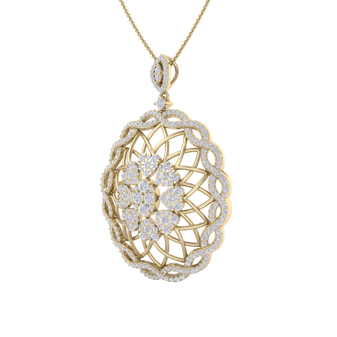 Oval pendant in rose gold with white diamonds of 1.97 ct in weight