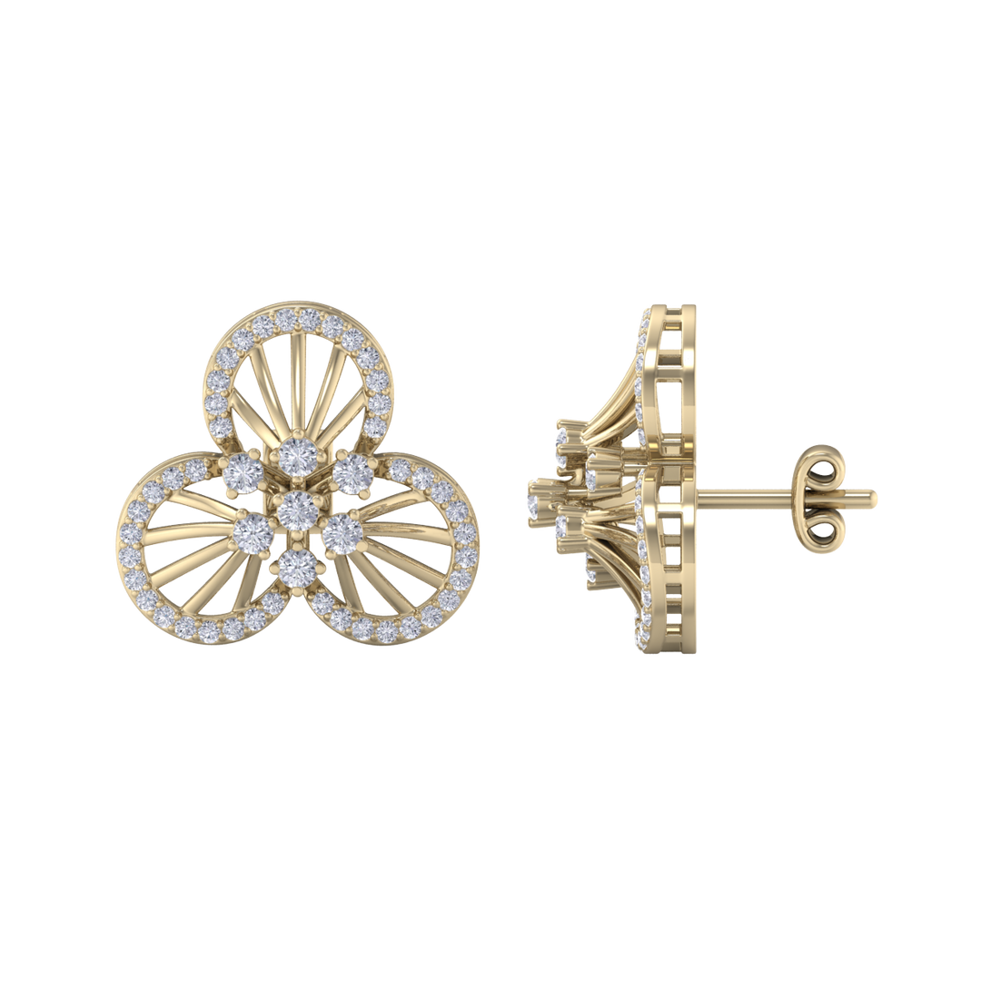 Flower shaped stud earrings in yellow gold with white diamonds of 0.84 ct in weight