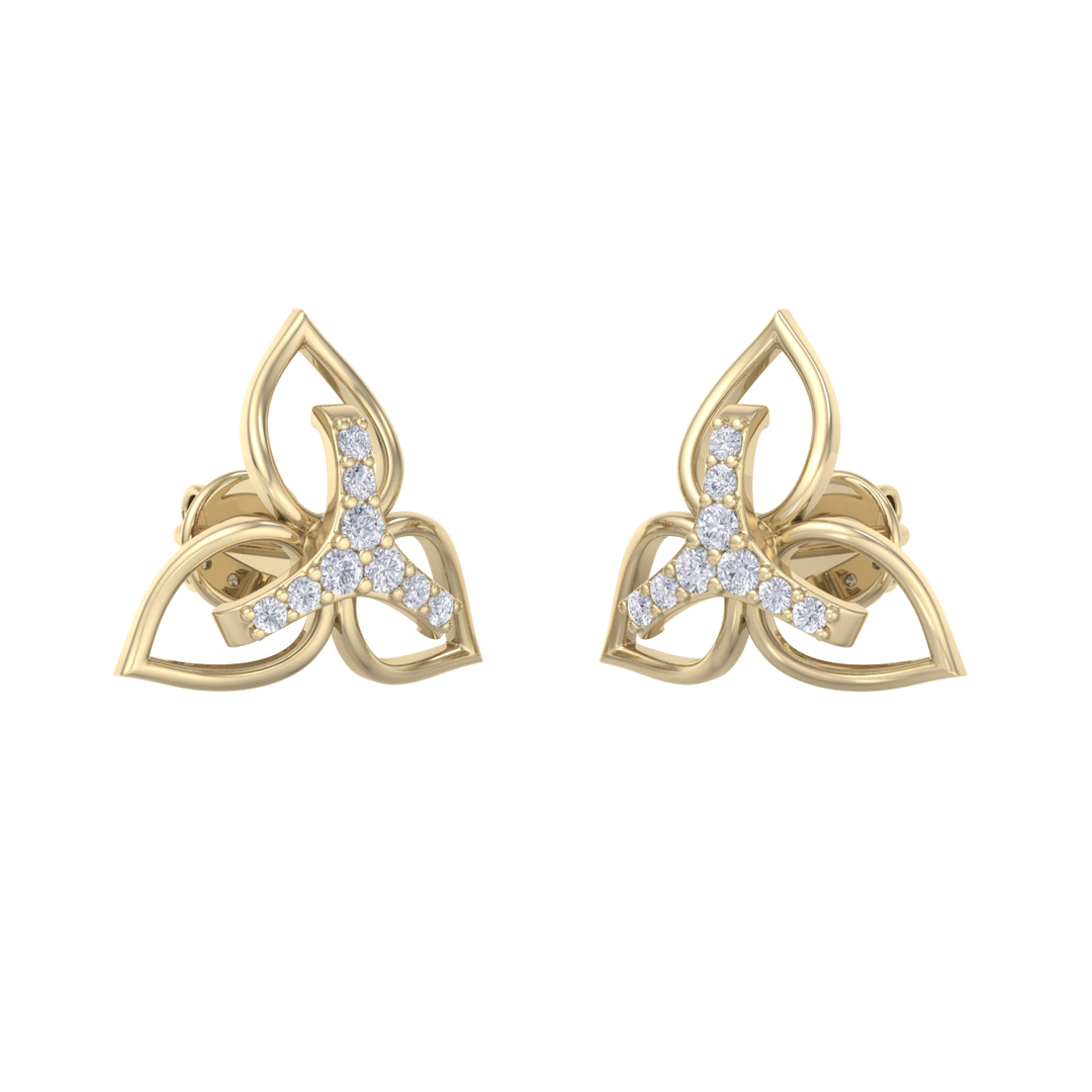 Flower shaped stud earrings in yellow gold with white diamonds of 0.24 ct in weight