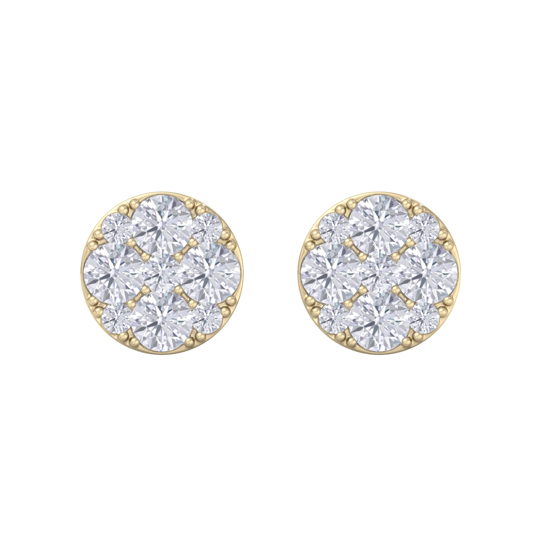 Round stud earrings in yellow gold with white diamonds of 2.45 ct in weight