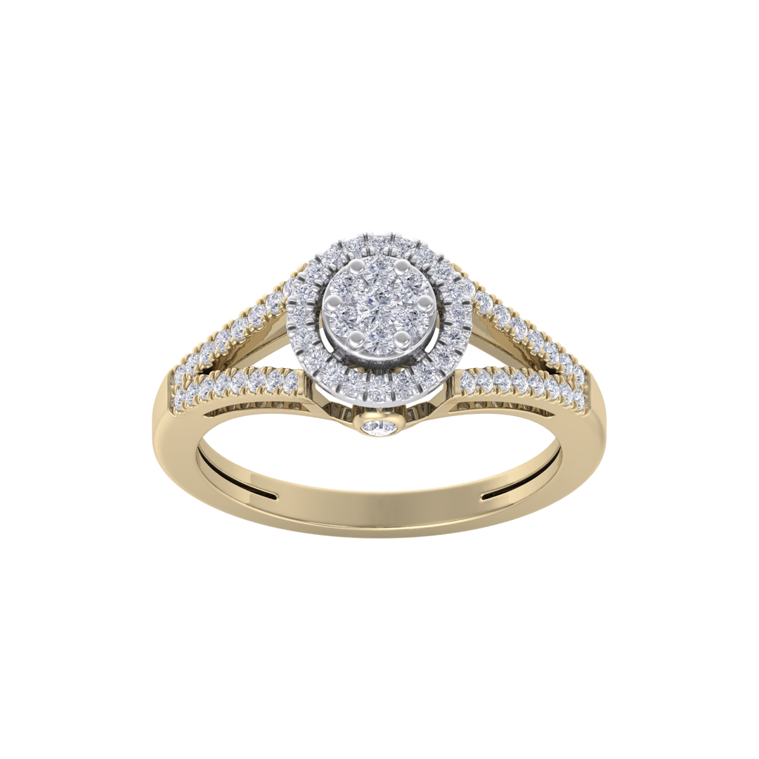 Cluster engagement ring in yellow gold with white diamonds of 0.44 ct in weight