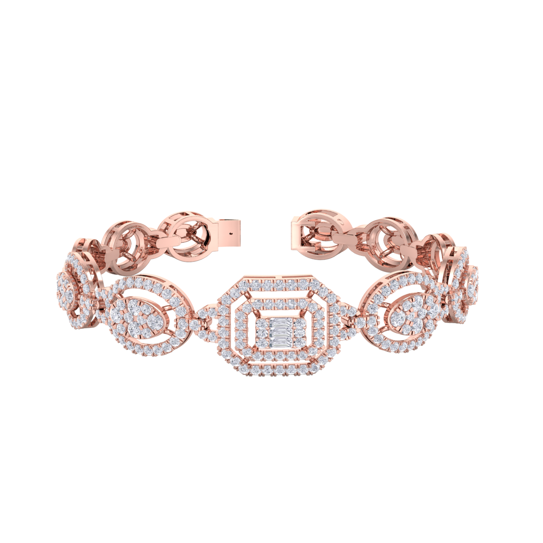 Statement bracelet in yellow gold with white diamonds of 2.30 ct in weight