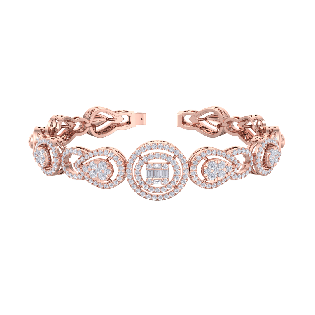 Statement bracelet in white gold with white diamonds of 2.20 ct in weight