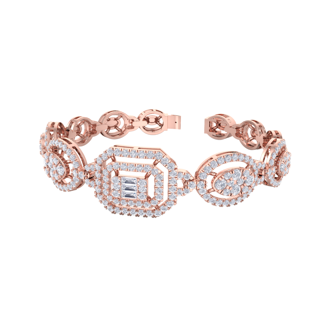 Statement bracelet in white gold with white diamonds of 2.30 ct in weight