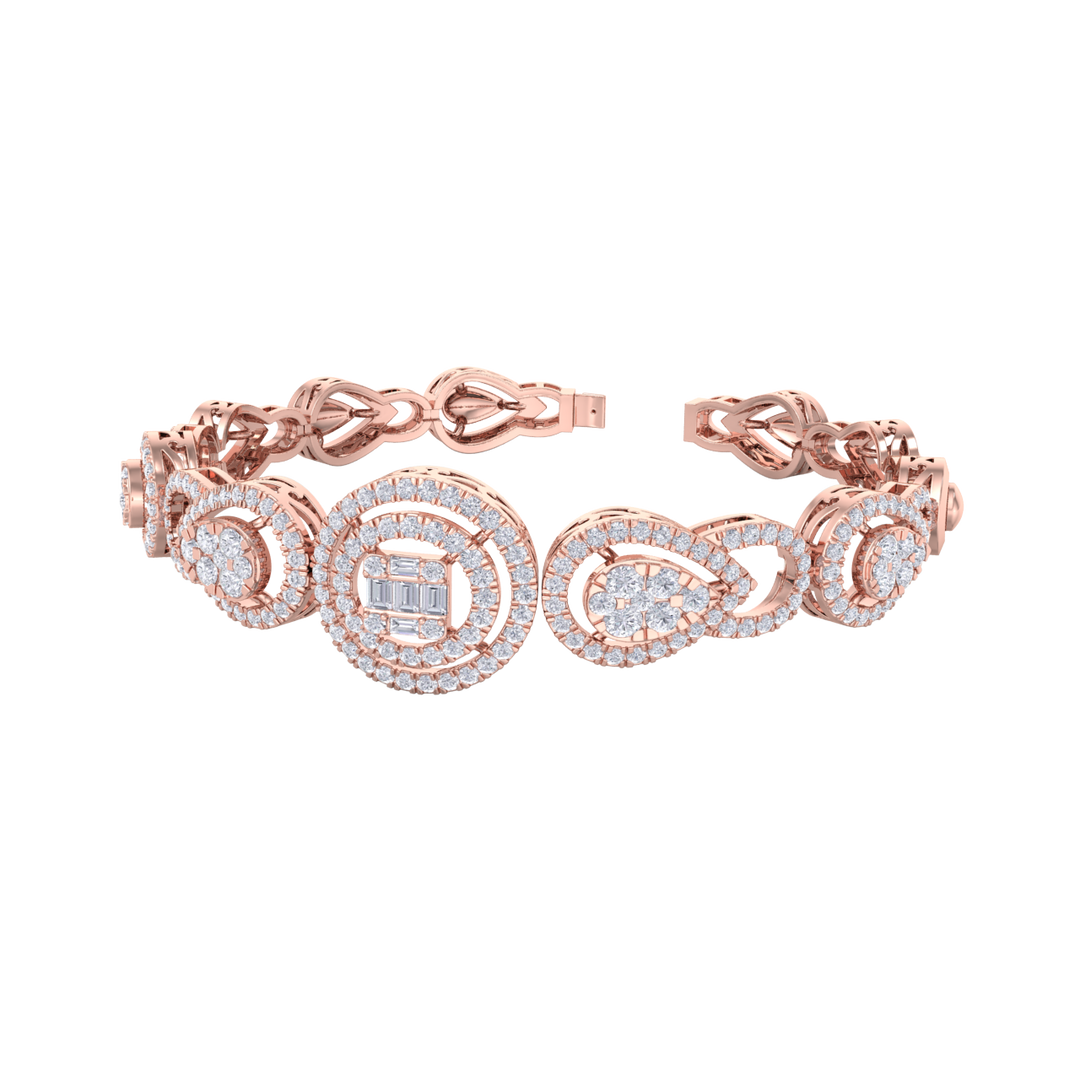 Statement bracelet in rose gold with white diamonds of 2.20 ct in weight