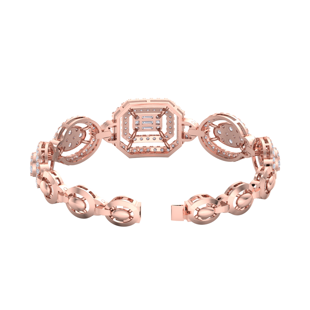 Statement bracelet in yellow gold with white diamonds of 2.30 ct in weight