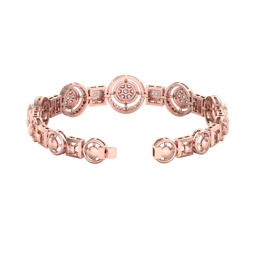 Statement bracelet in rose gold with white diamonds of 1.92 ct in weight