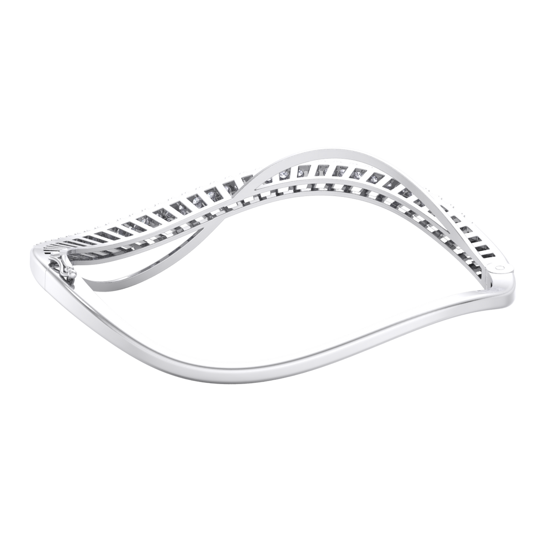 Stylish bracelet in white gold with white diamonds of 1.08 ct in weight