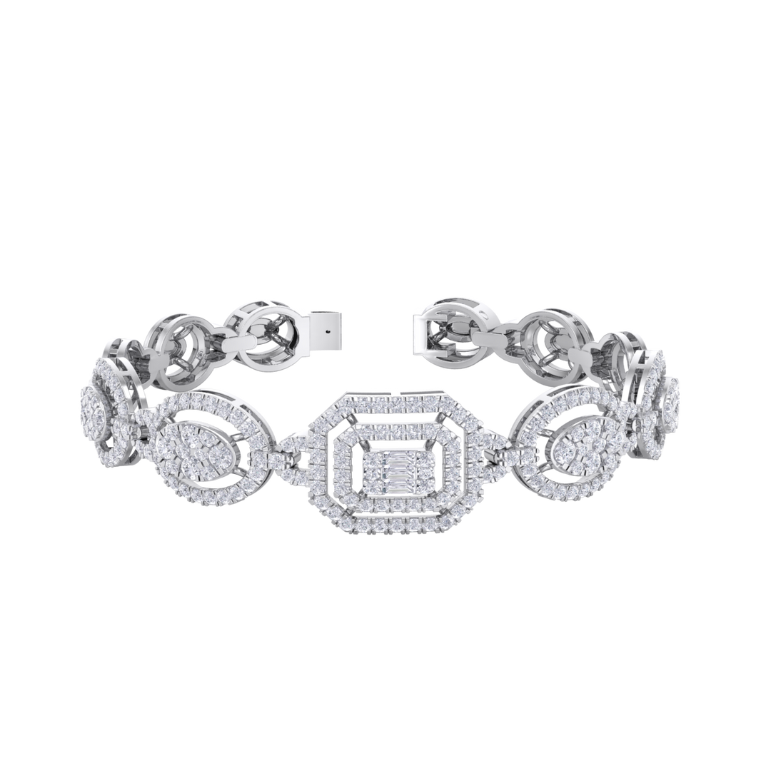 Statement bracelet in white gold with white diamonds of 2.30 ct in weight