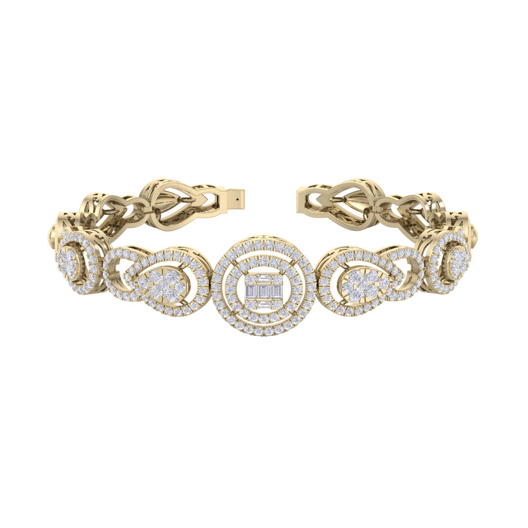 Statement bracelet in white gold with white diamonds of 2.20 ct in weight