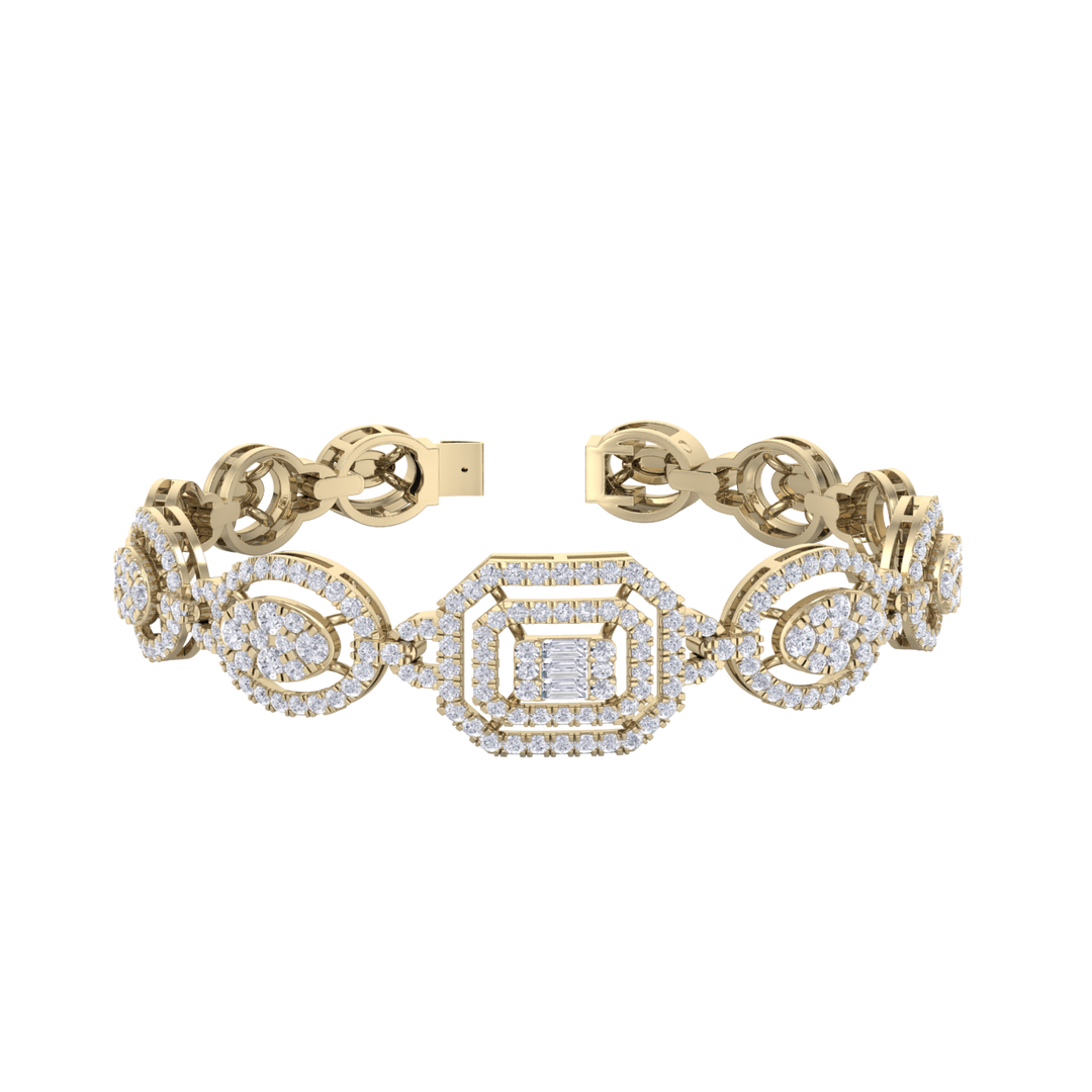 Statement bracelet in yellow gold with white diamonds of 2.30 ct in weight