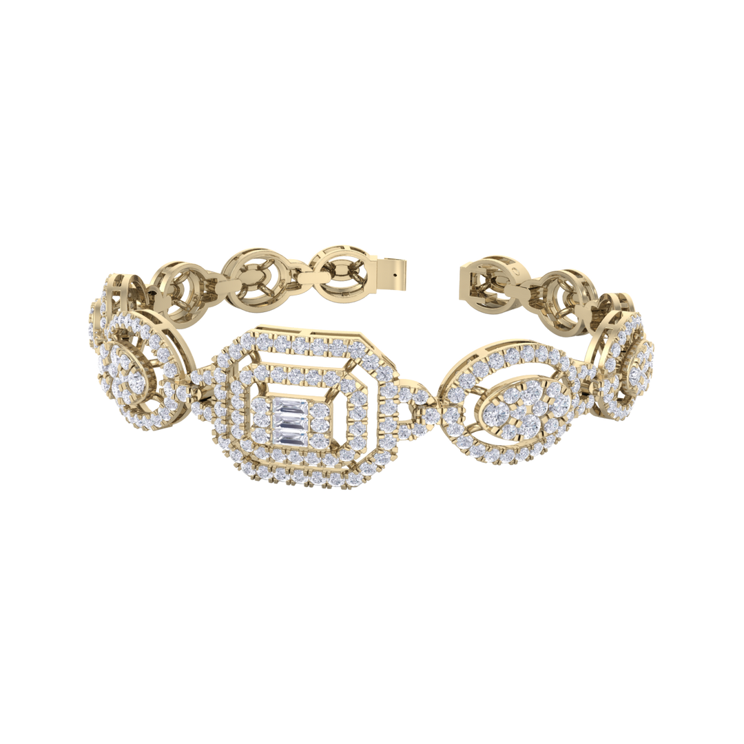 Statement bracelet in rose gold with white diamonds of 2.30 ct in weight