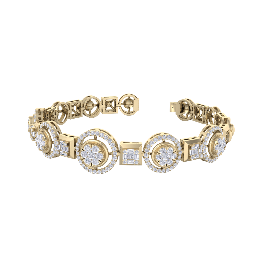 Statement bracelet in rose gold with white diamonds of 1.92 ct in weight